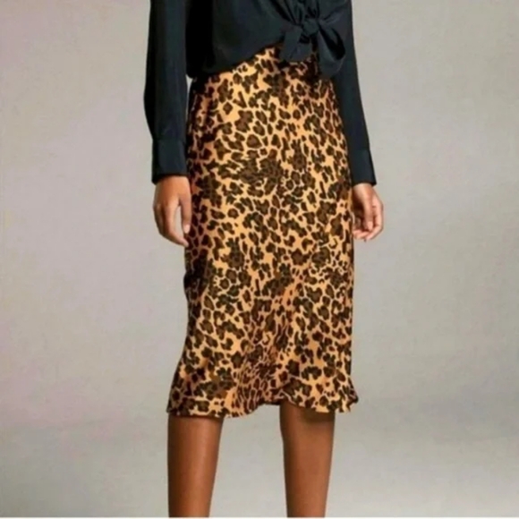 Aritzia Dresses & Skirts - Aritzia Babaton Ryland Slip Midi Skirt in Leopard print Size 2 Like New